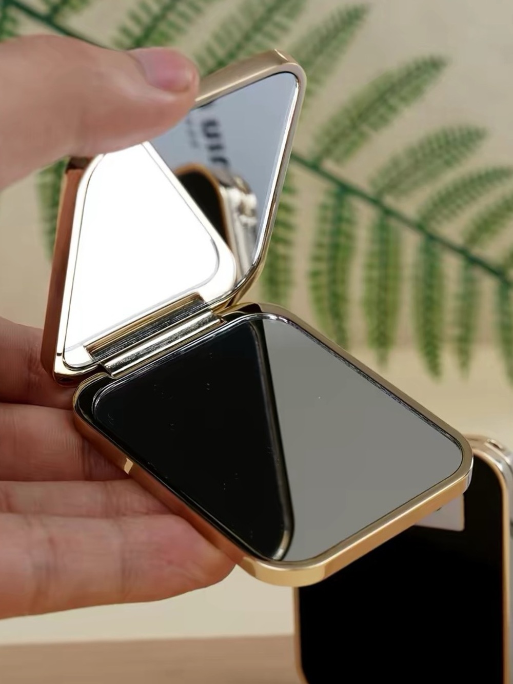 Miumiu beauty Compact Mirror - Black - Picture 7 of 8